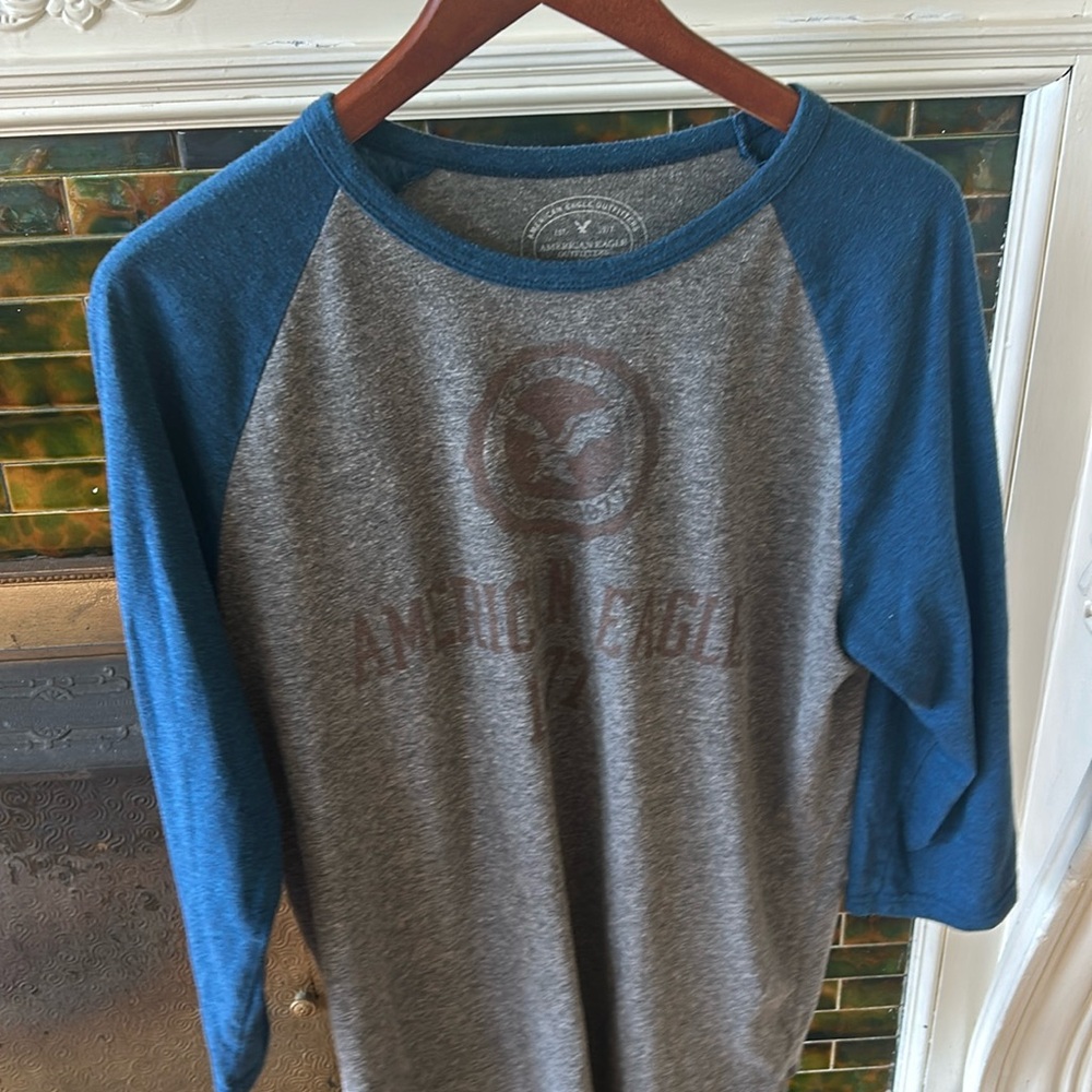 Men’s American eagle long sleeve